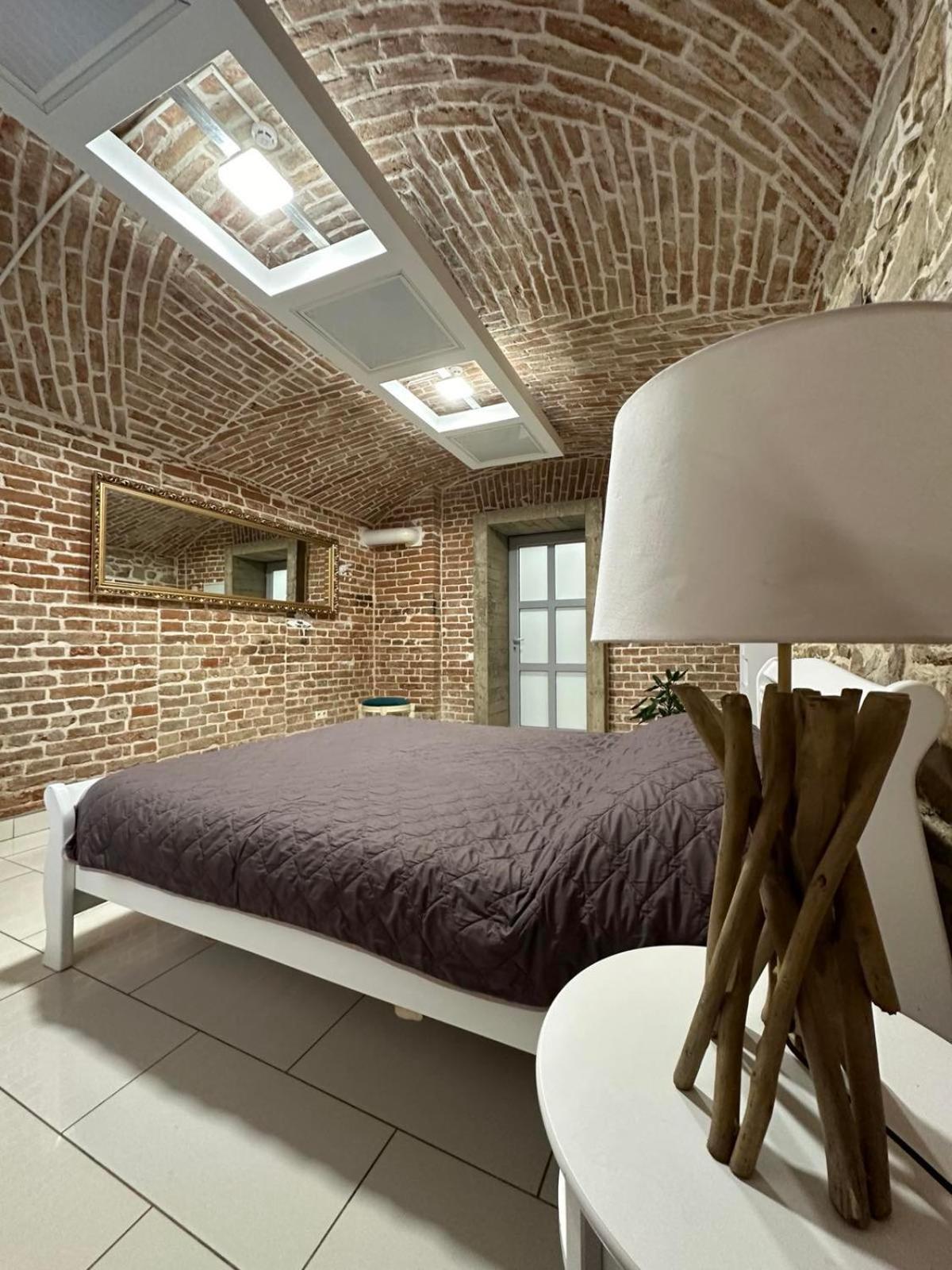 2Х Кім-Й Loft На Площі Філармонії By Willox Apartment Chernivtsi Exterior photo